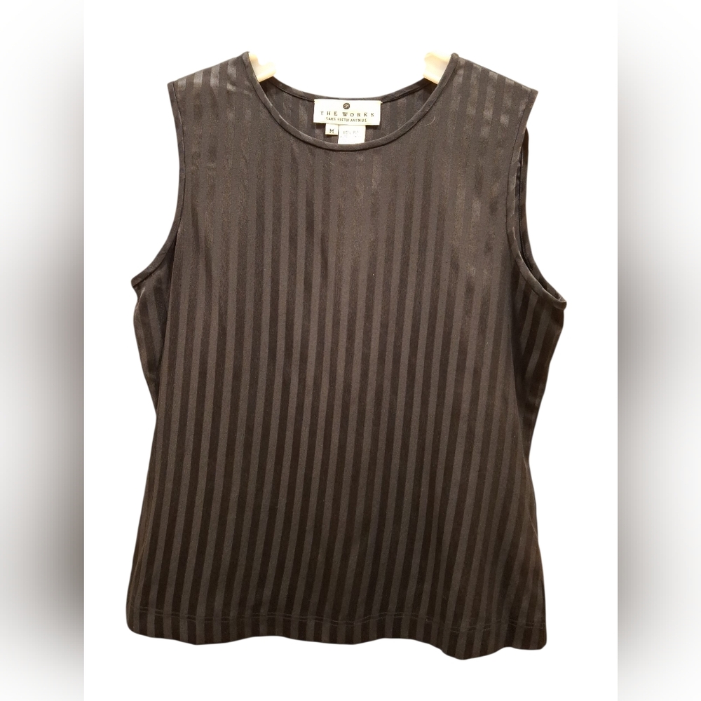 "Saks Fifth Avenue" Shiny & Matte Black Striped Sleeveles Blouse. Sz M Perfect..
